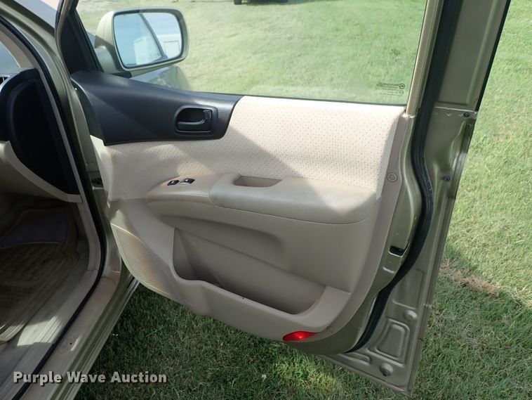 image for item DE5423 2007 Hyundai Entourage van