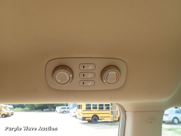 image for item DE5423 2007 Hyundai Entourage van