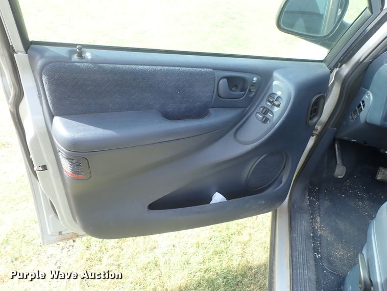 image for item DE5424 2001 Dodge Grand Caravan van