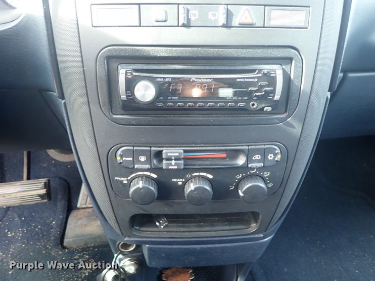 image for item DE5424 2001 Dodge Grand Caravan van