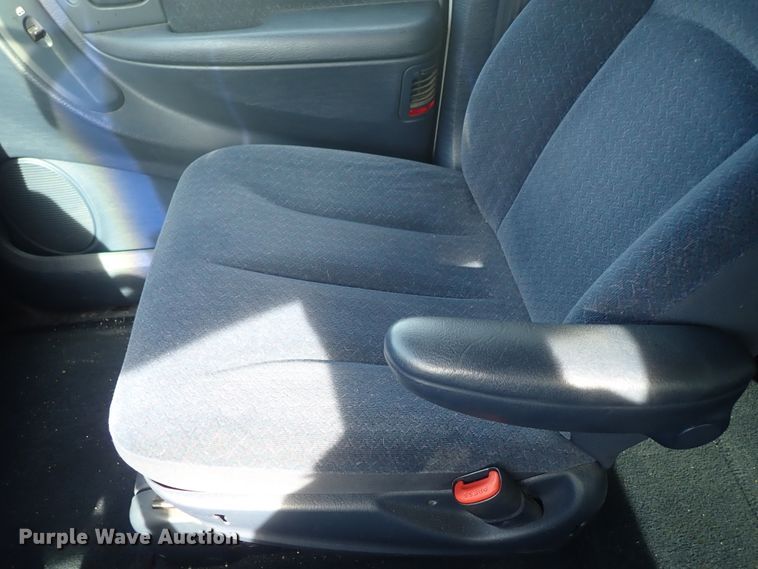 image for item DE5424 2001 Dodge Grand Caravan van