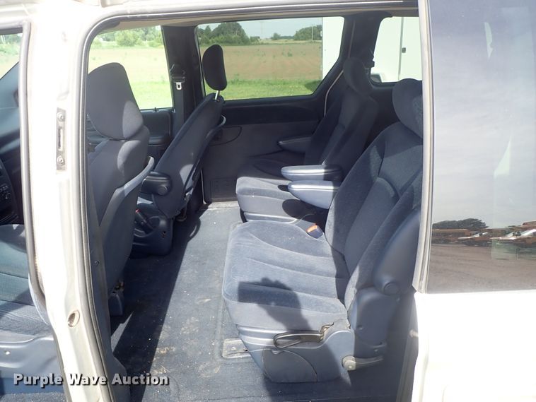 image for item DE5424 2001 Dodge Grand Caravan van