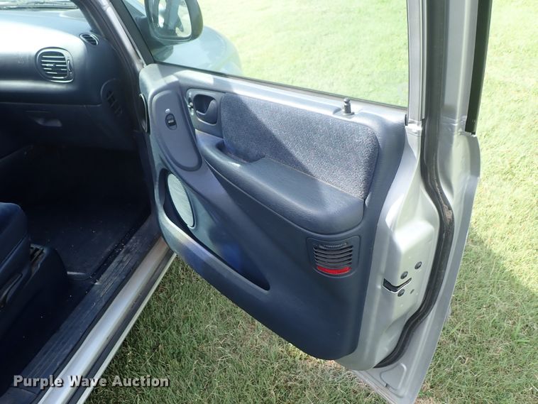 image for item DE5424 2001 Dodge Grand Caravan van