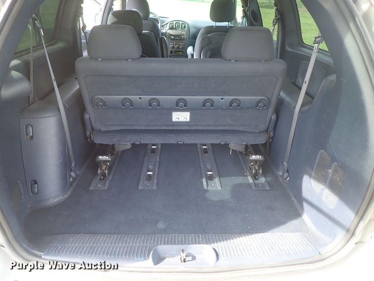 image for item DE5424 2001 Dodge Grand Caravan van