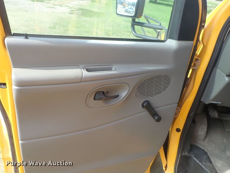 image for item DE5427 2006 Ford E350 Super Duty Collins school bus