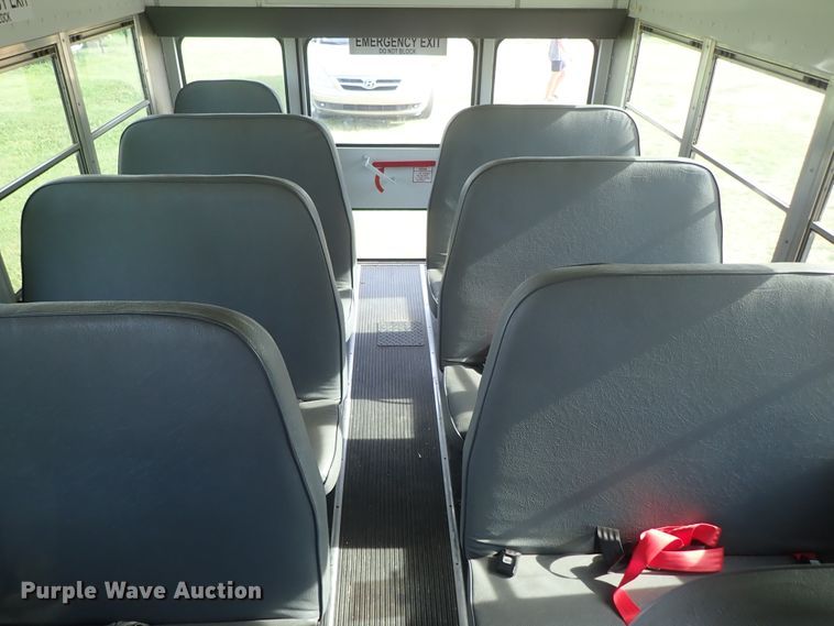 image for item DE5427 2006 Ford E350 Super Duty Collins school bus