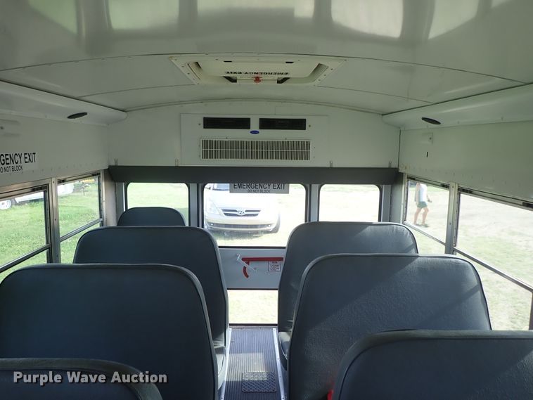 image for item DE5427 2006 Ford E350 Super Duty Collins school bus