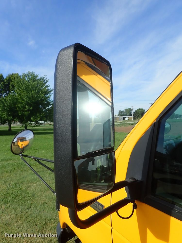 image for item DE5427 2006 Ford E350 Super Duty Collins school bus