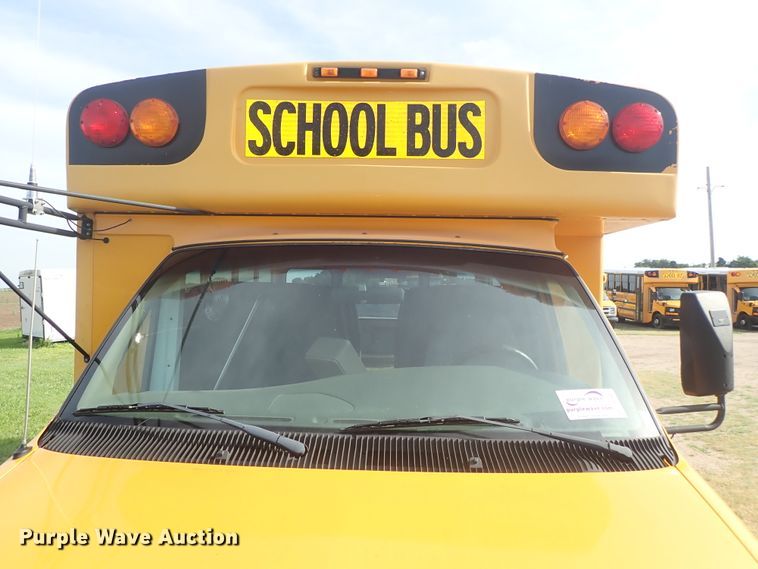 image for item DE5427 2006 Ford E350 Super Duty Collins school bus