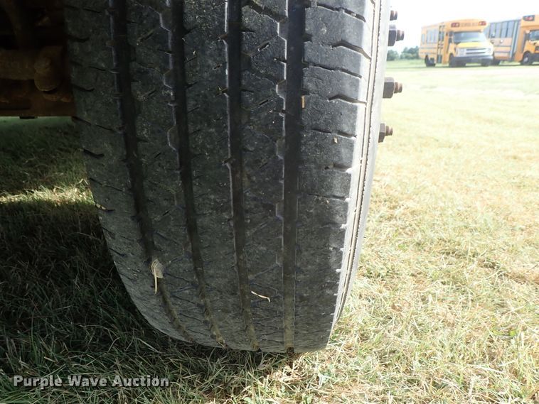 image for item DE5427 2006 Ford E350 Super Duty Collins school bus