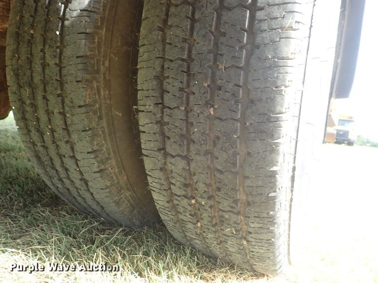 image for item DE5427 2006 Ford E350 Super Duty Collins school bus