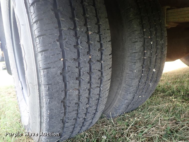 image for item DE5427 2006 Ford E350 Super Duty Collins school bus