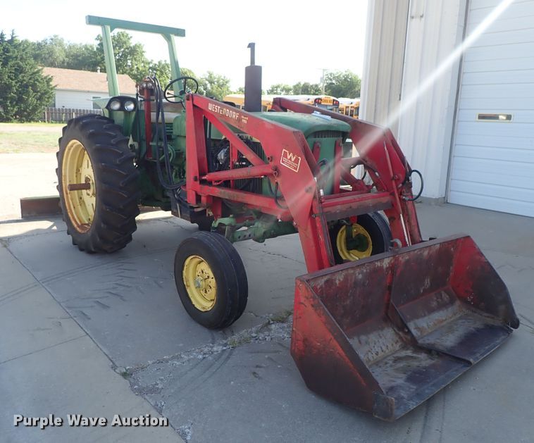 image for item DE5455 John Deere 2520 tractor