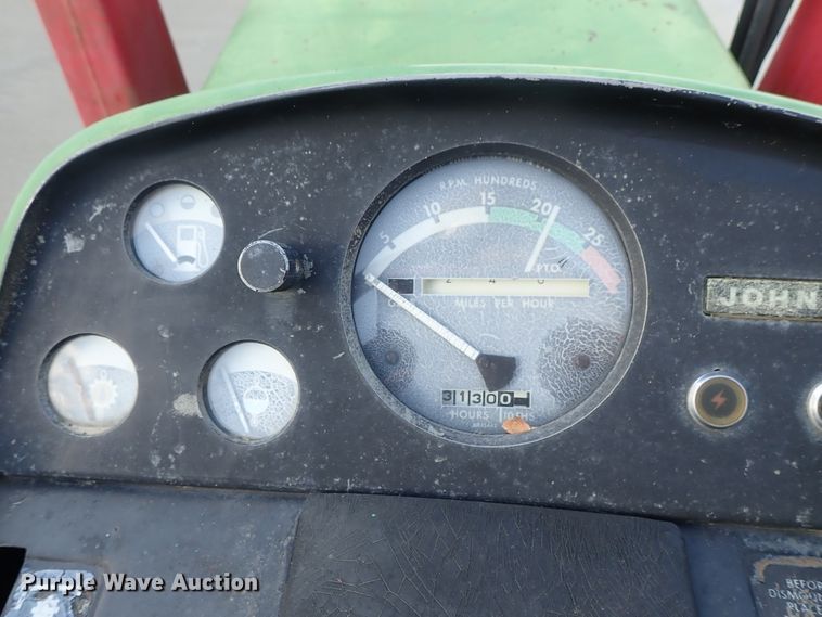 image for item DE5455 John Deere 2520 tractor