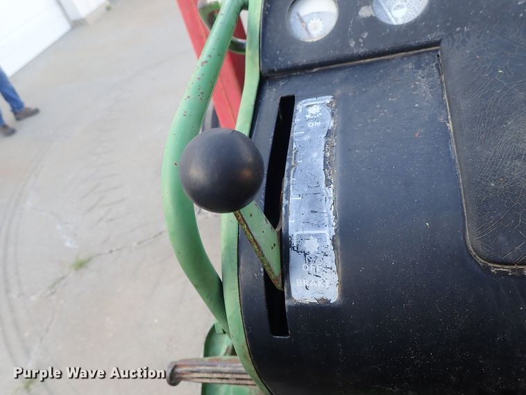 image for item DE5455 John Deere 2520 tractor