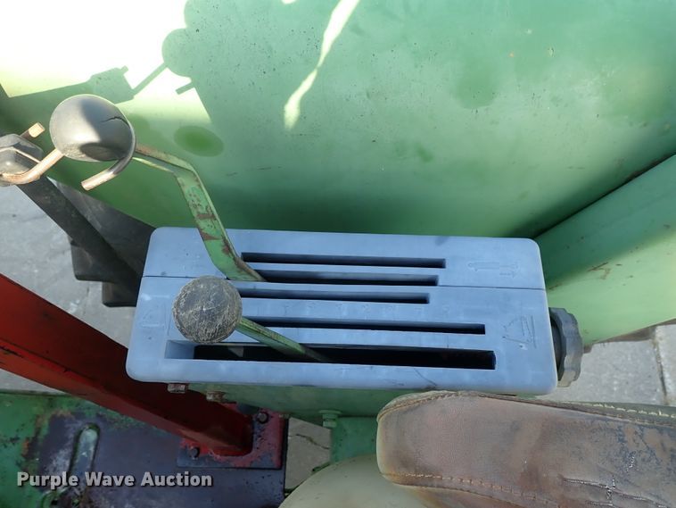 image for item DE5455 John Deere 2520 tractor