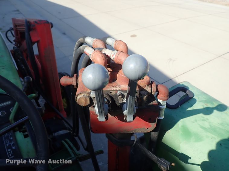 image for item DE5455 John Deere 2520 tractor