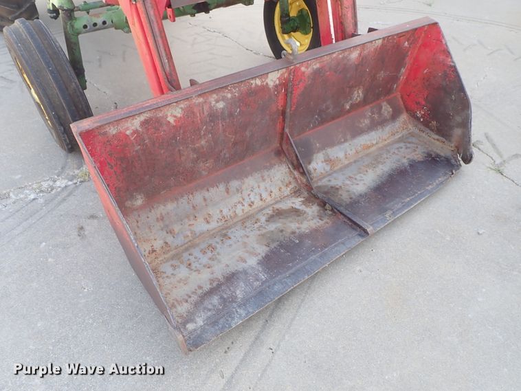 image for item DE5455 John Deere 2520 tractor