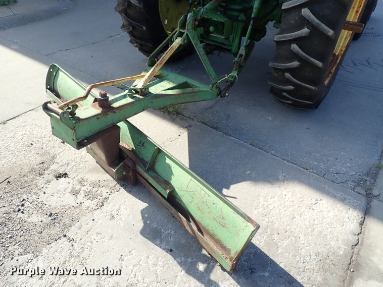 image for item DE5455 John Deere 2520 tractor