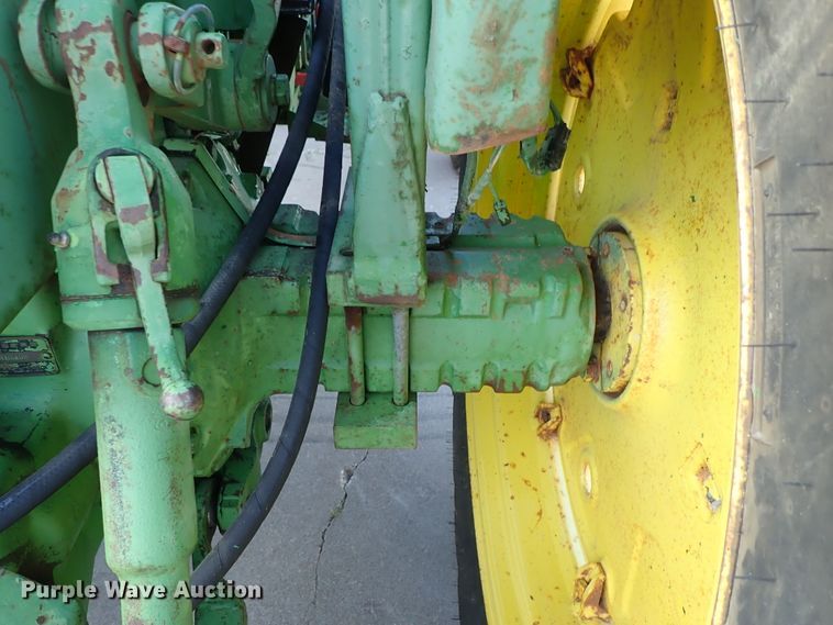 image for item DE5455 John Deere 2520 tractor