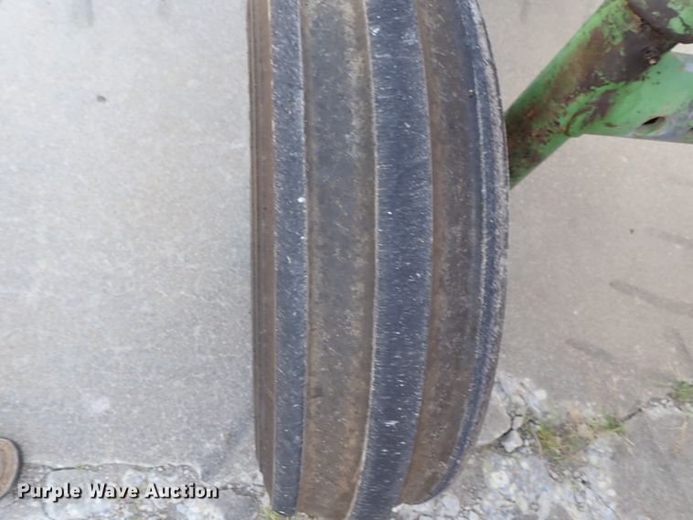 image for item DE5455 John Deere 2520 tractor