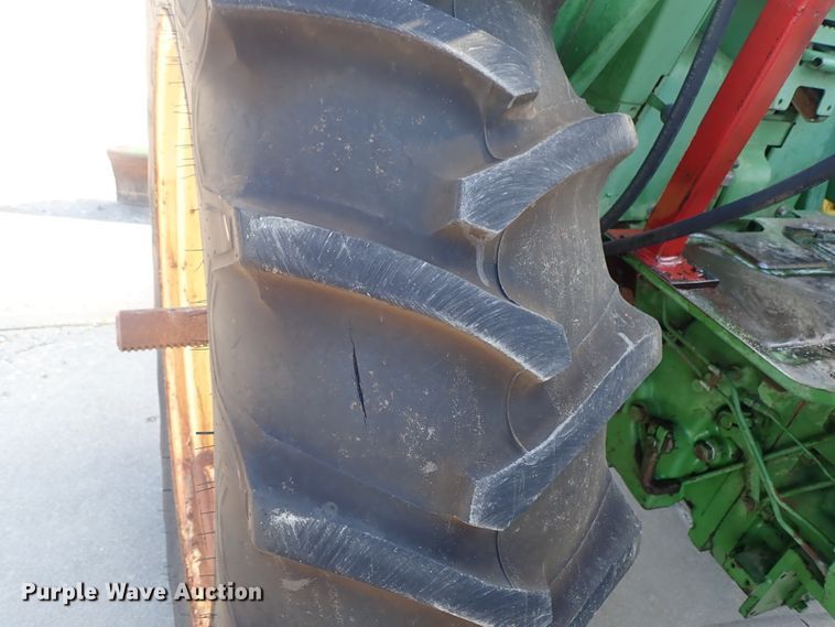 image for item DE5455 John Deere 2520 tractor