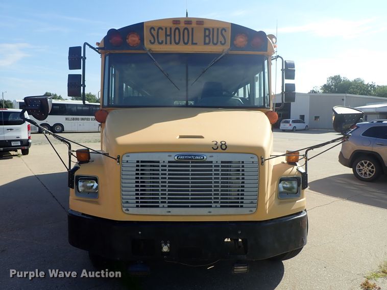 image for item DE5456 1999 Freightliner FS65 Thomas school bus