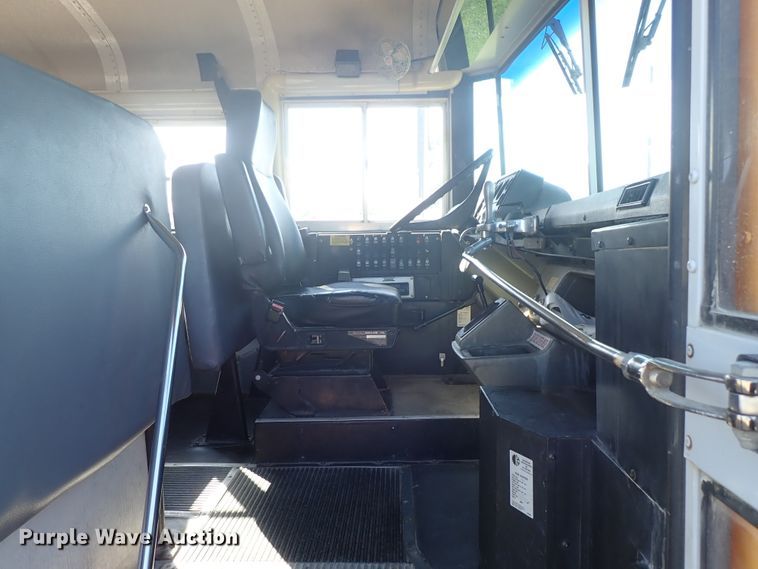 image for item DE5456 1999 Freightliner FS65 Thomas school bus