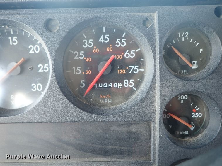 image for item DE5456 1999 Freightliner FS65 Thomas school bus