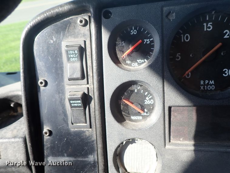 image for item DE5456 1999 Freightliner FS65 Thomas school bus