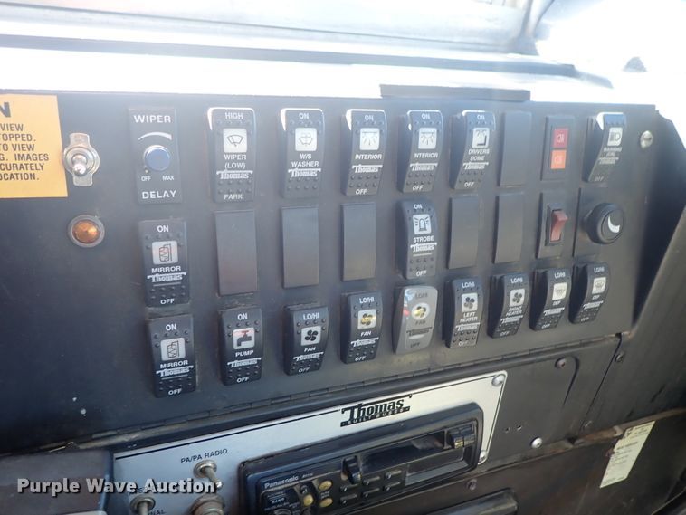 image for item DE5456 1999 Freightliner FS65 Thomas school bus