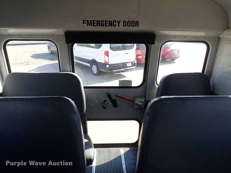 image for item DE5456 1999 Freightliner FS65 Thomas school bus