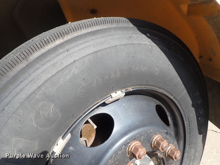 image for item DE5456 1999 Freightliner FS65 Thomas school bus