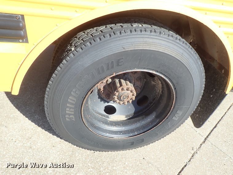 image for item DE5456 1999 Freightliner FS65 Thomas school bus