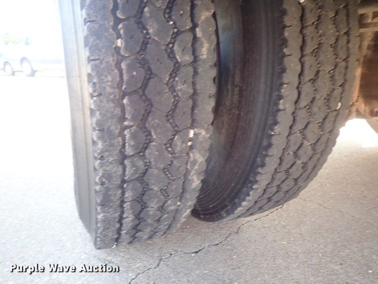 image for item DE5456 1999 Freightliner FS65 Thomas school bus