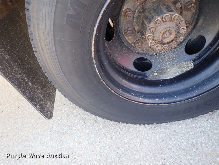 image for item DE5456 1999 Freightliner FS65 Thomas school bus