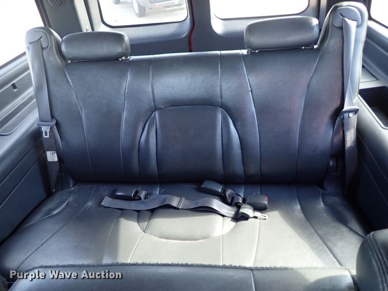 image for item DE5457 2000 Chevrolet Suburban C1500 SUV