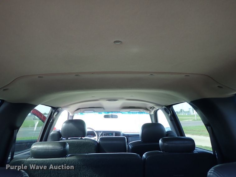 image for item DE5457 2000 Chevrolet Suburban C1500 SUV