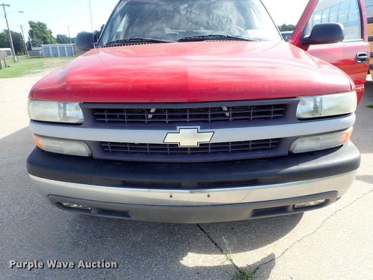 image for item DE5457 2000 Chevrolet Suburban C1500 SUV