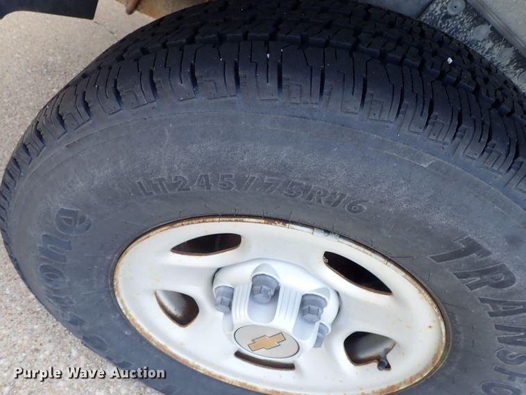 image for item DE5457 2000 Chevrolet Suburban C1500 SUV