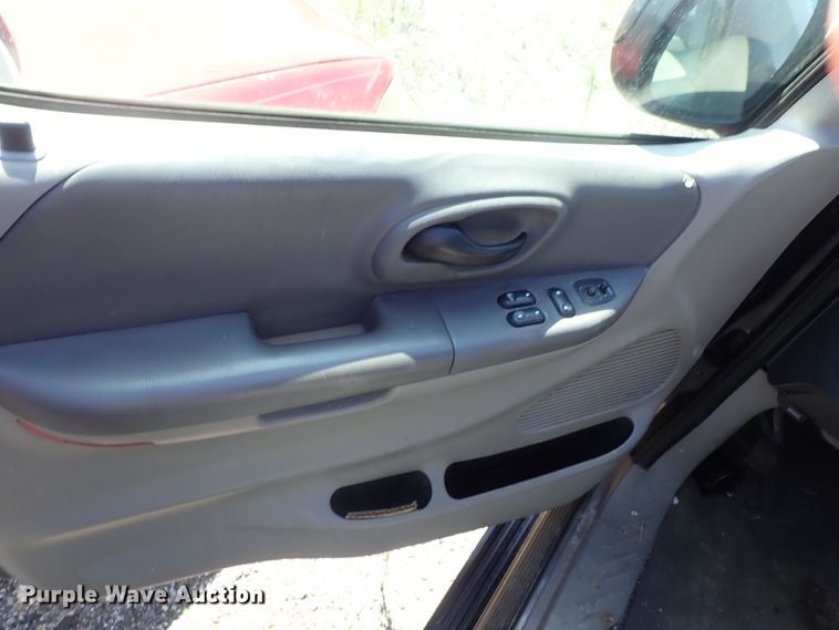 image for item DE5466 2003 Ford F150 SuperCab pickup truck