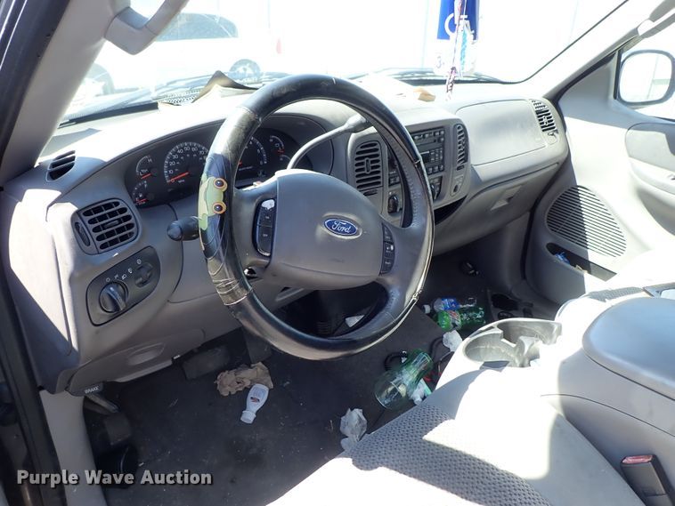 image for item DE5466 2003 Ford F150 SuperCab pickup truck