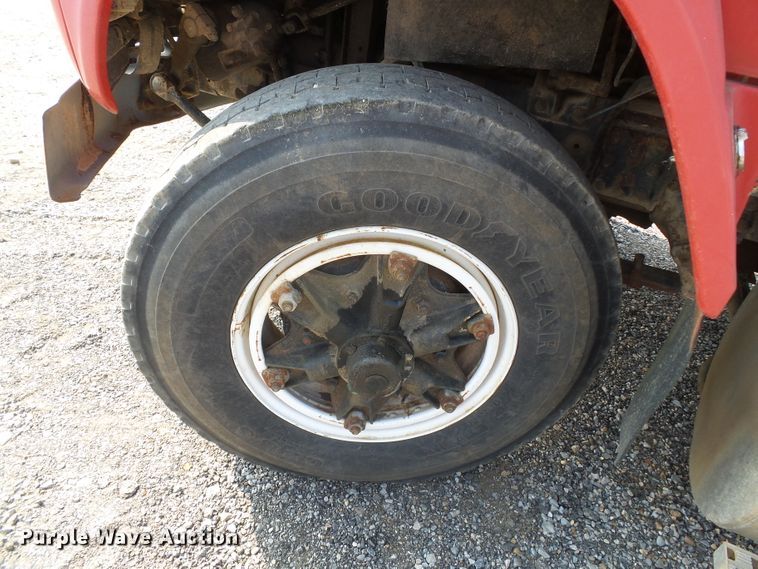 image for item DE7832 1989 Ford L9000 semi truck