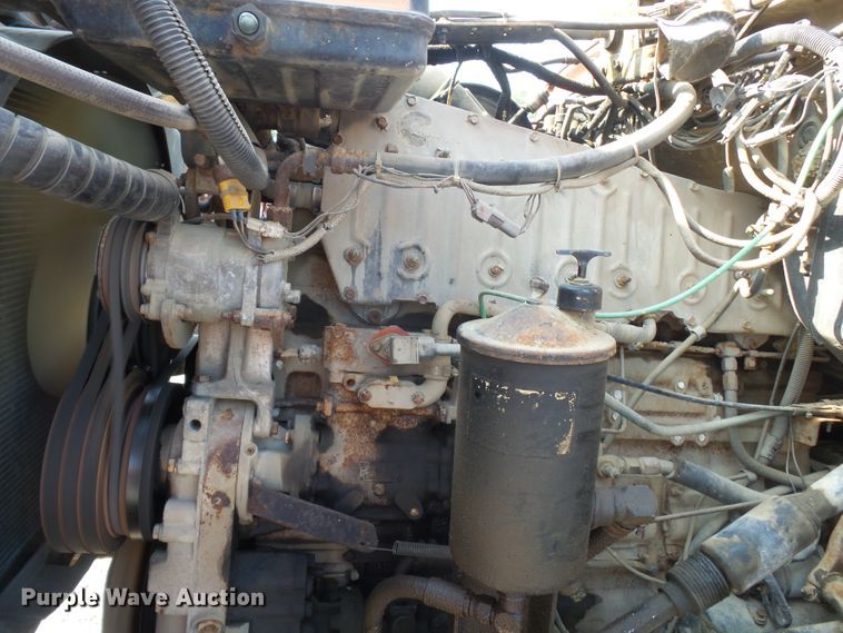 image for item DE7832 1989 Ford L9000 semi truck