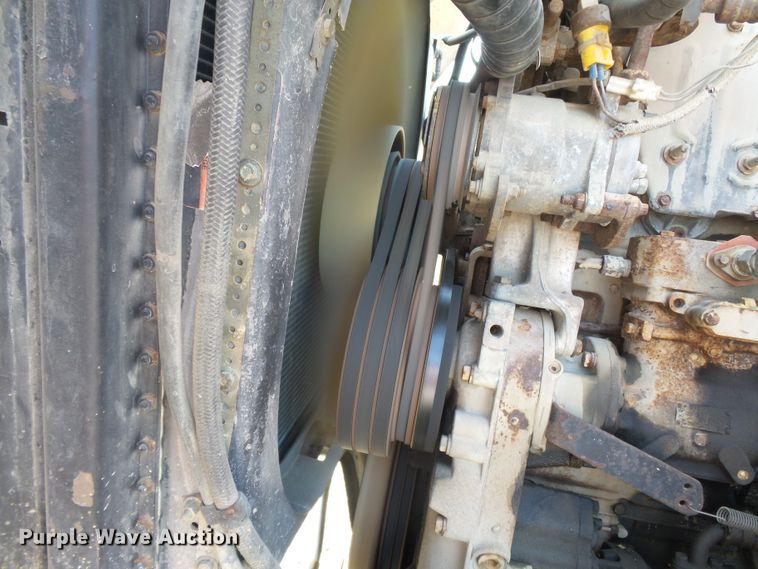 image for item DE7832 1989 Ford L9000 semi truck