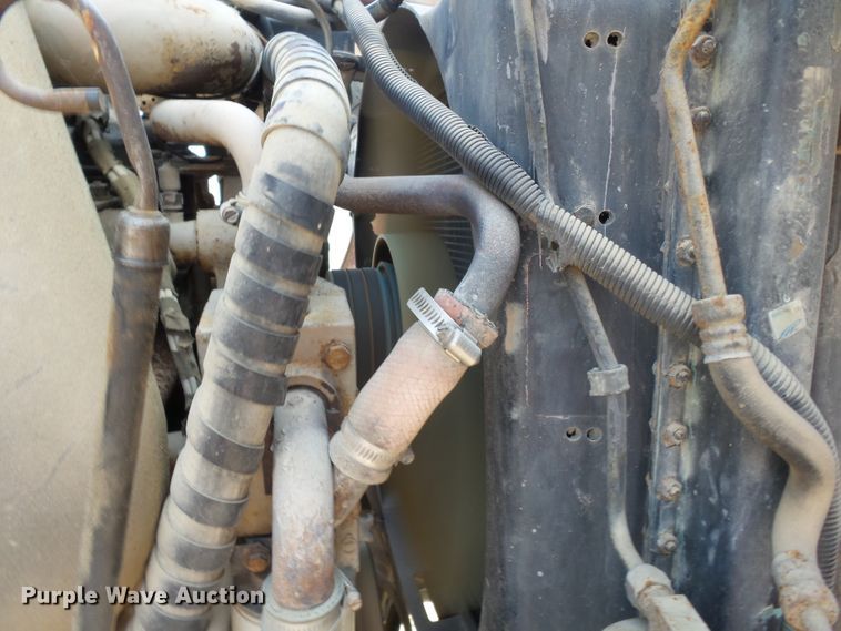 image for item DE7832 1989 Ford L9000 semi truck