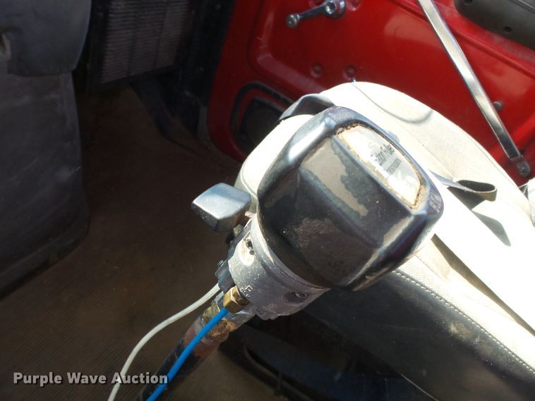 image for item DE7832 1989 Ford L9000 semi truck