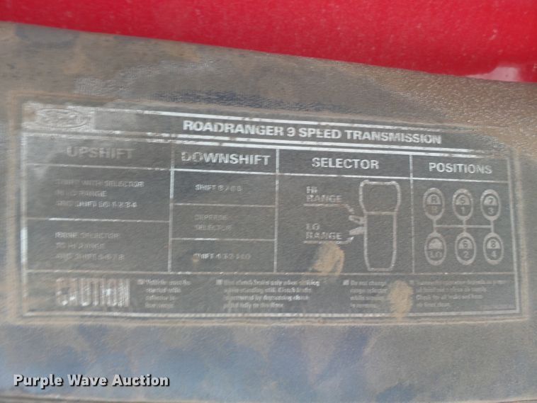 image for item DE7832 1989 Ford L9000 semi truck