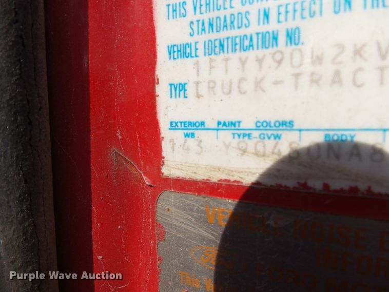 image for item DE7832 1989 Ford L9000 semi truck