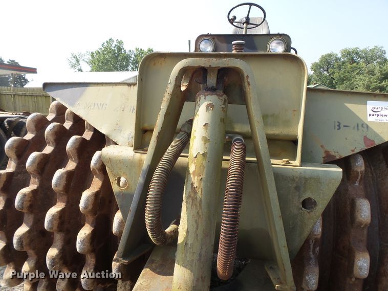 image for item DE7833 1977 Bomag K300 landfill compactor